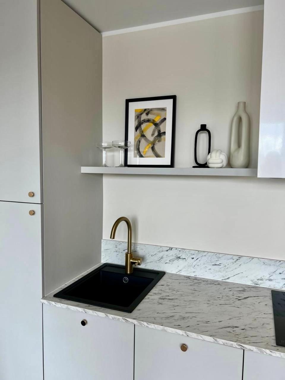 Elegance Apartment - City Centre Free Parking Tallinn Eksteriør billede
